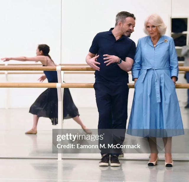 看卡米拉儿子书会温莎家全出席，就知女王死后，威廉身后空无一人