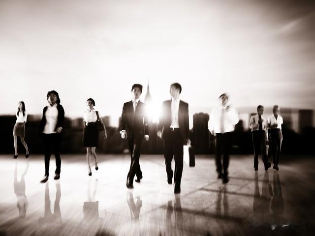 我副科级,58岁快退休,被职场淘汰后主动边缘化,开启躺平模式!