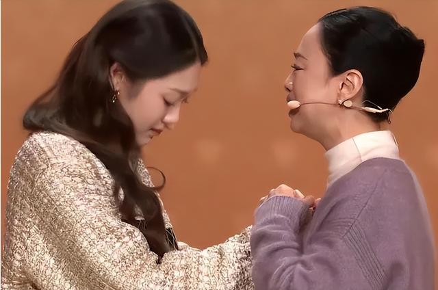 出道就被封杀，因相貌遭受非议，如今获得冠军，“逆袭”登上春晚