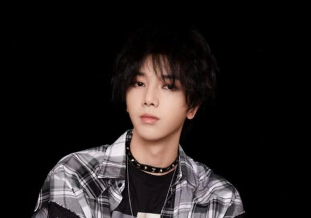 靠整容翻身的5位男星，个个换脸后事业一飞冲天，来看看都是谁