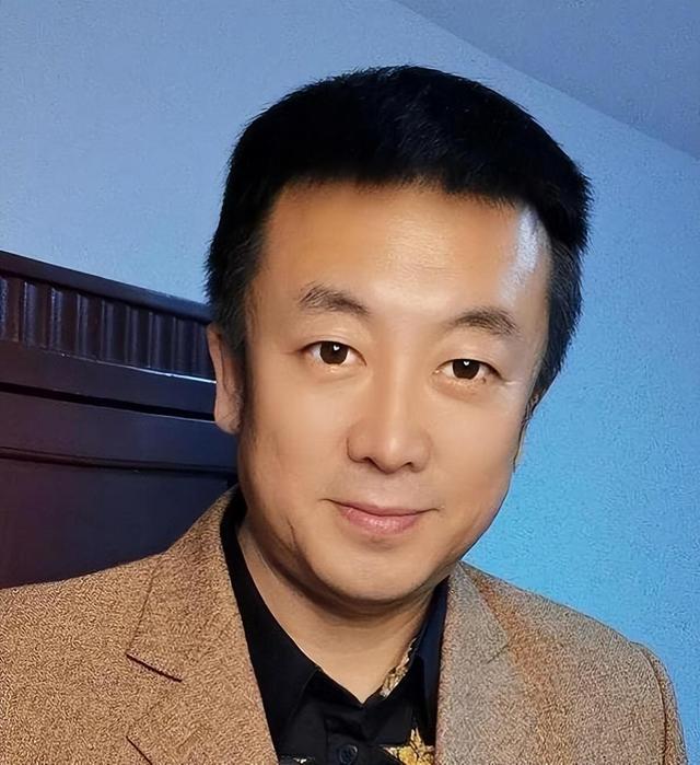 他在《还珠格格》中演技太好,警察追剧认出,原来是在逃13年罪犯