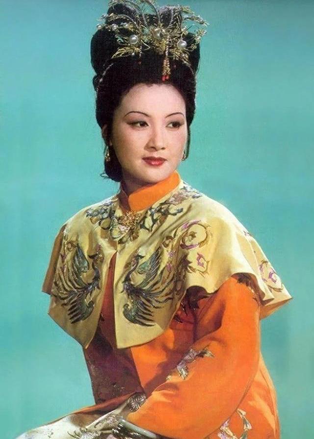 张国立和邓捷近照,颈纹明显,短短3年,老得好真实,好有冲击力