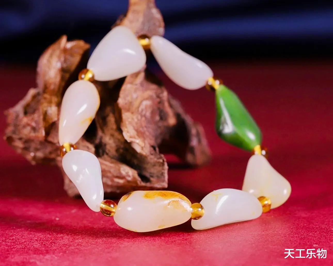 籽料玩家毕业之作!天然无修的和田原籽手串该怎么配?