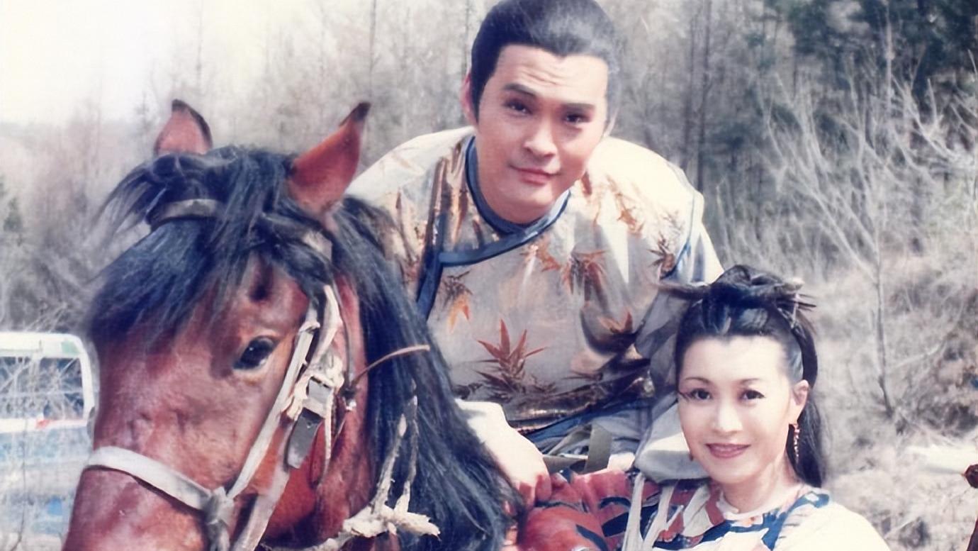 香港男星迈入七旬头发仍浓密！曾因《天蚕变》爆红，再婚娶前亚视小花