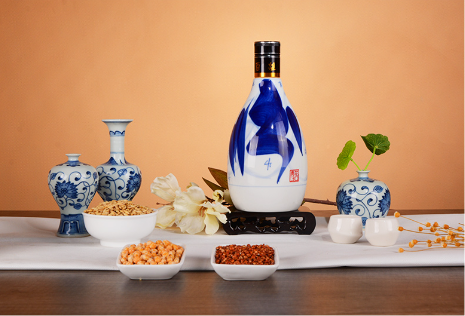 十秒钟带你了解男人喝酒的4个档次,切莫打肿脸充胖子