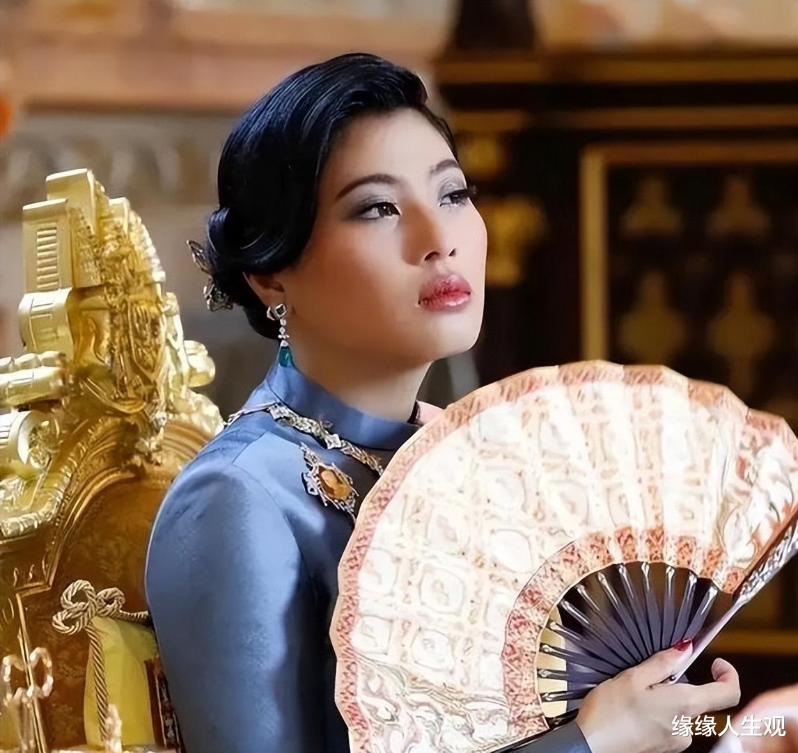 苏提达王后:珠圆玉润旺夫脸,46岁穿薄纱裙美翻,诗妮娜拿什么比