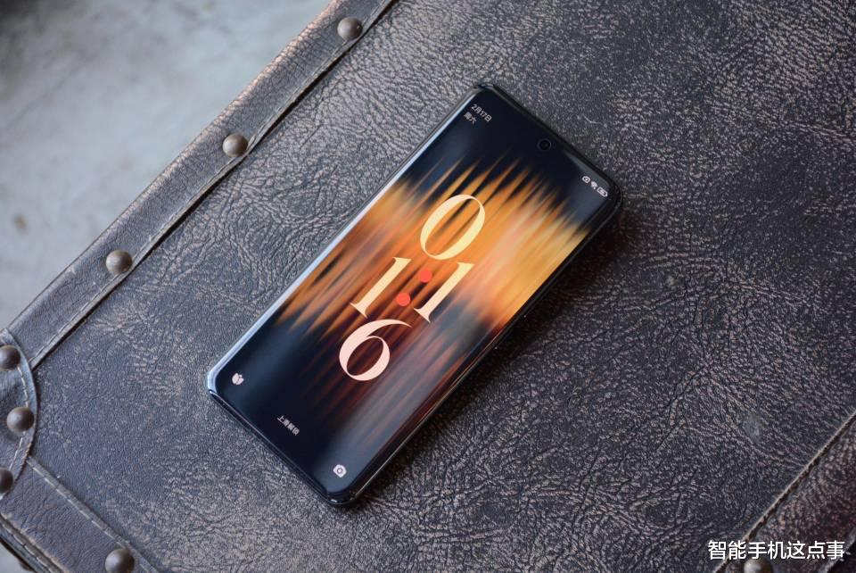 小米15 Ultra爆料汇总：四摄架构革新，且多种材质选择！