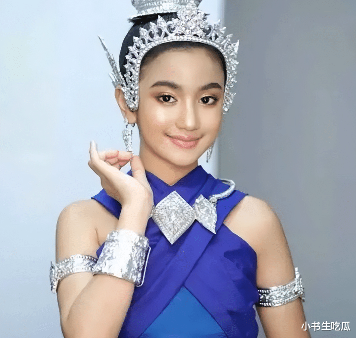 13岁柬埔寨公主长相精致,酷似芭比娃娃,比夏洛特公主还漂亮