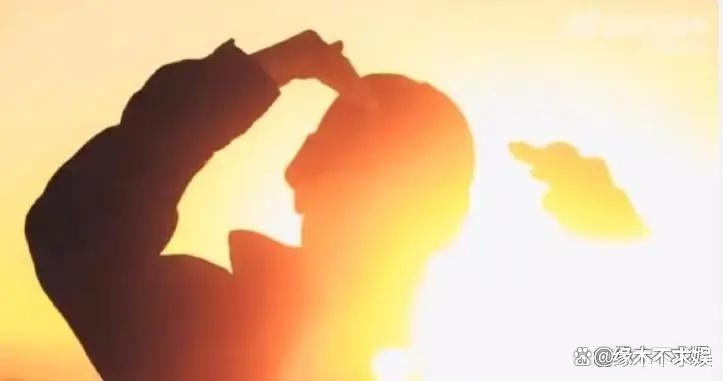 金晨拎礼物拜访胡夏父母！细节看出胡夏太贴心，双方粉丝却吵翻天