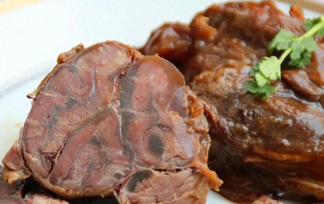 今天才知道,原来酱牛肉这么简单,只需4种香料,肉质软烂不塞牙