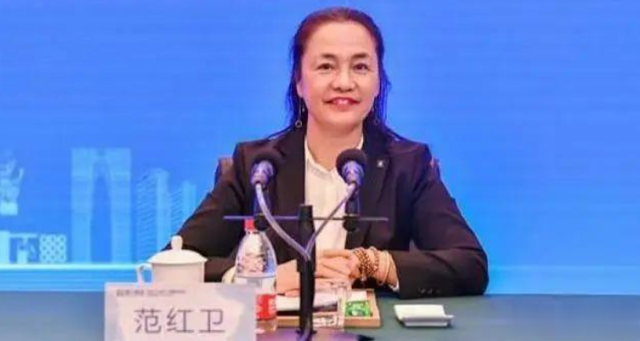 中国又杀出一匹黑马!年入8117亿,远超华为成最大民企,她凭啥?