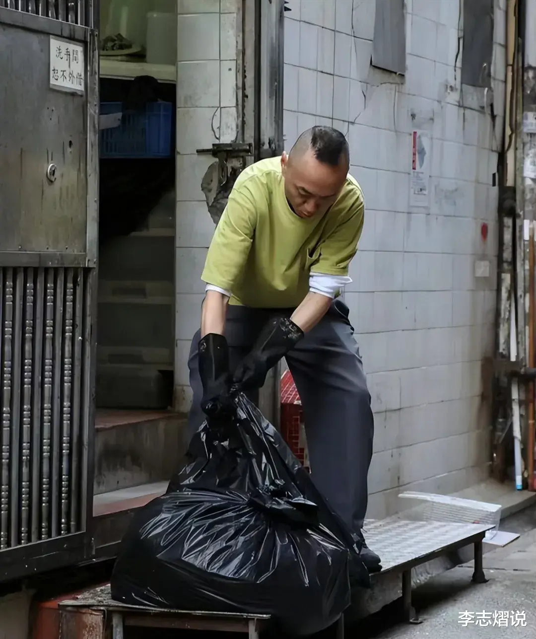 戴耀明内地出场费遭中介曝光，网民喊话网红都不止这个价格