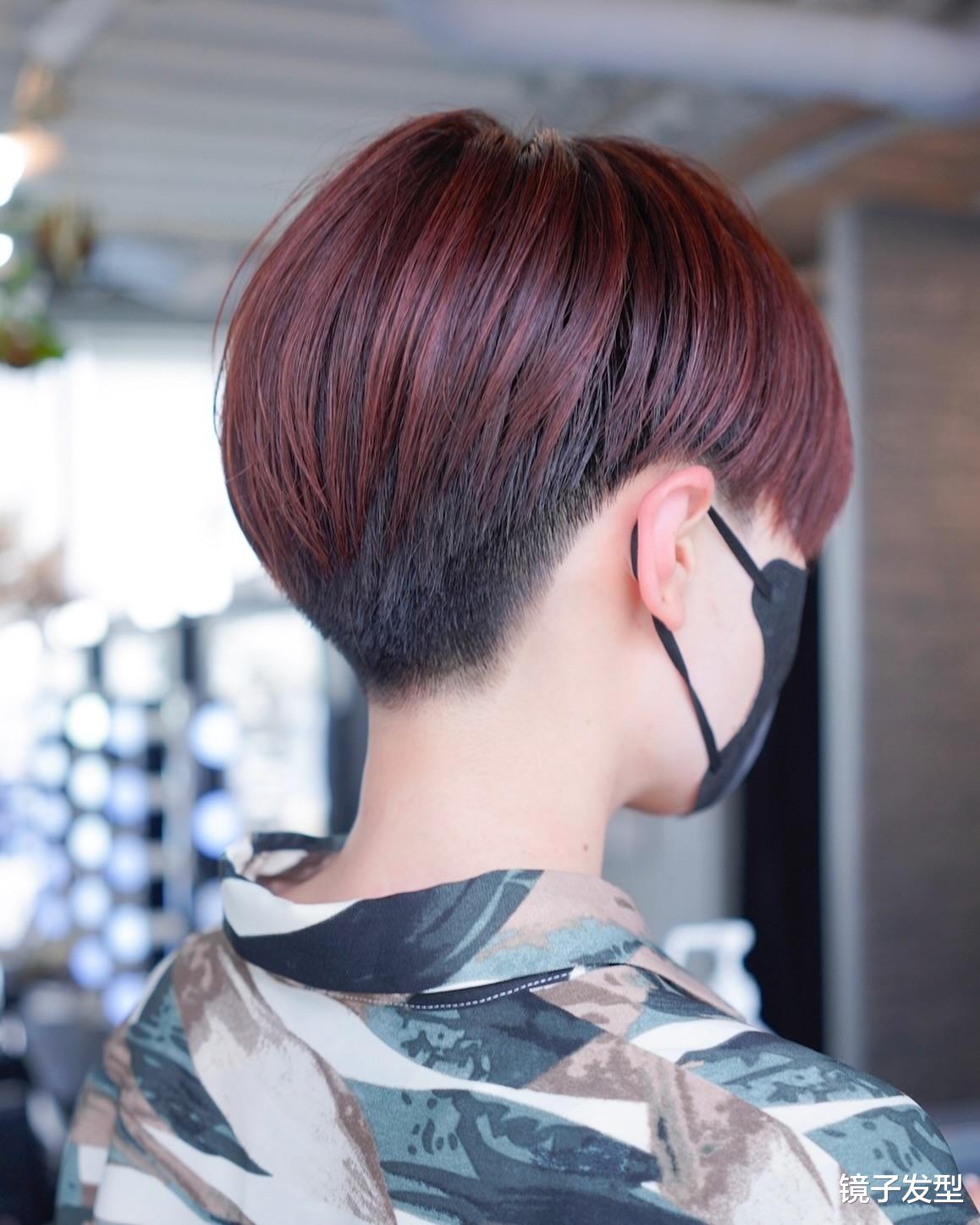 两侧掏空搭配推后脖短发：个性时尚的发型新选择