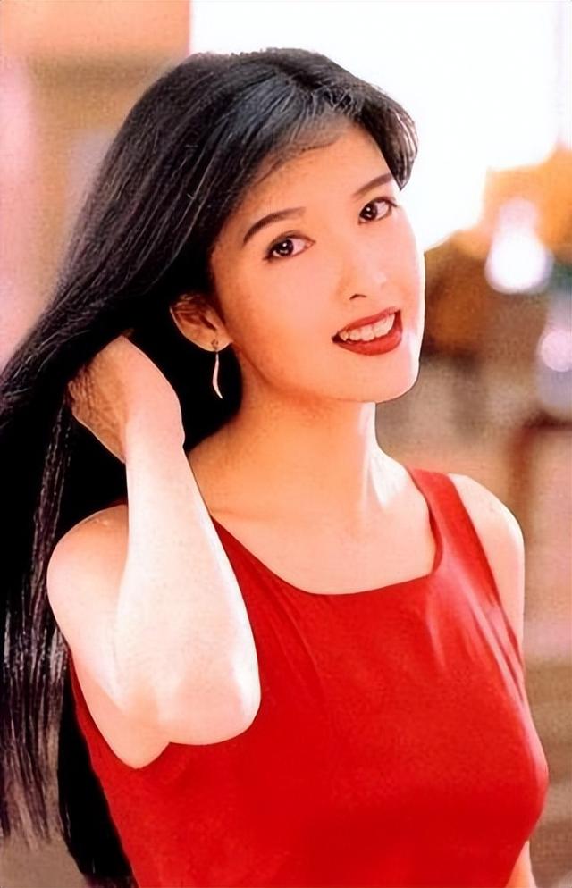 龅牙凸嘴依旧风华绝代，惊艳了一个世纪的6位女星，一个比一个美