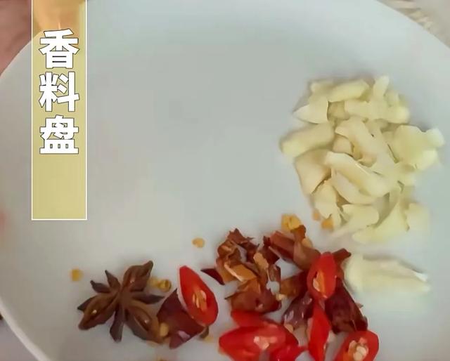 董洁晒酸辣白菜，6万网友围观，评论区火了，网友：家常菜首选