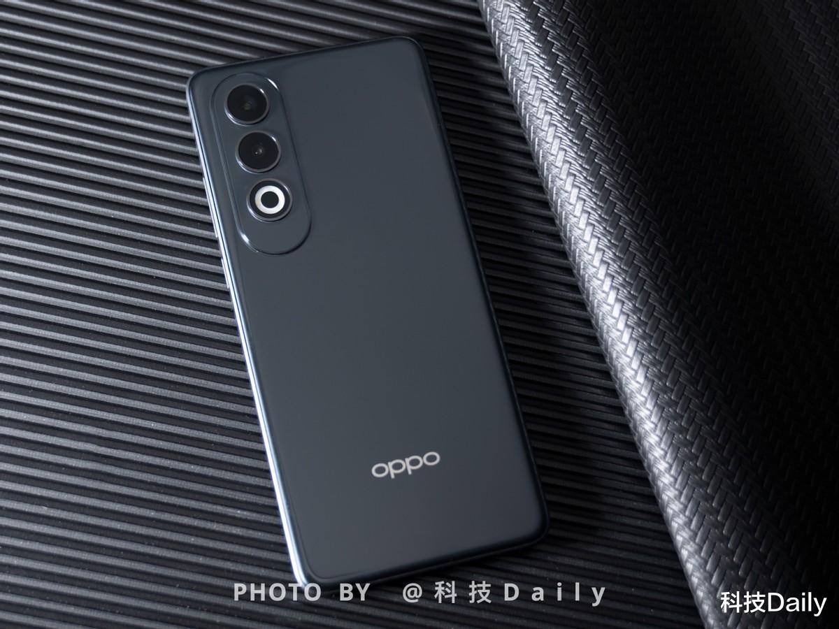 OPPO K12 Plus十面耐摔，輕松應對生活中的“十面埋伏”