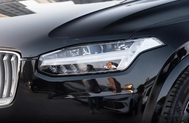 2025款沃尔沃XC90爆火，“安全堡垒”实至名归？