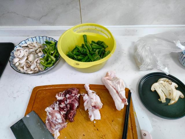 懒妈妈晚餐4个菜，简单又好吃，儿子直呼太鲜美，网友：高级！