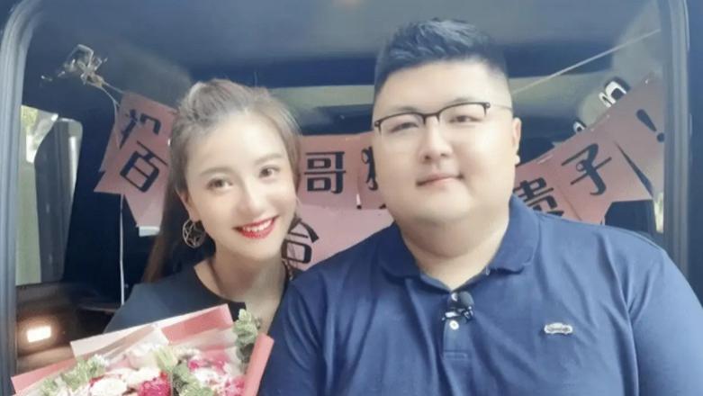 曝网红“猴哥说车”婚变，何雨欣透原因，斥责：不解决，也不见面