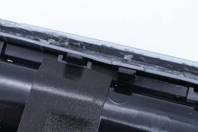 支持65W PD快充和120W小米快充，小米165W自帶線充電寶拆解