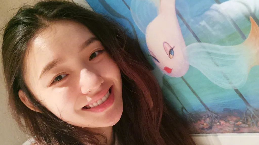 李佳琦直播5秒钟，狂卖了2000万支的洗面奶，网友：5次不到黑头毛孔就全没了