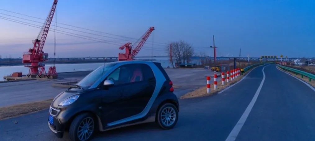 跑了800公里后才发现，燃油车和新能源电车，根本不是一个档次！