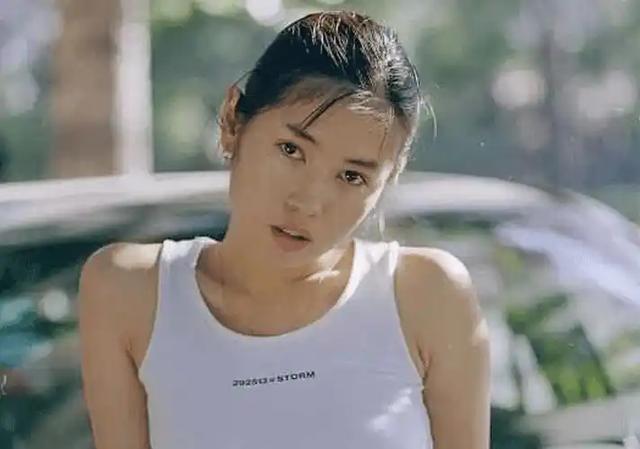 与王全安恋爱十年无果，如今48岁的她，直接官宣结婚想做家庭主妇