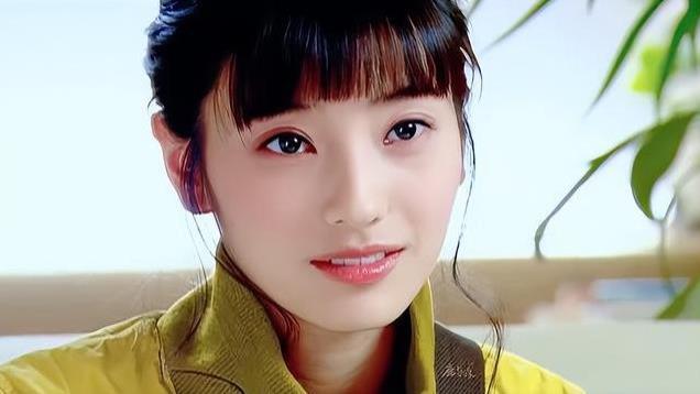 郭晓冬在厨房烧白菜，程丽莎调皮拍他屁股，辟谣前任不是韩国女星