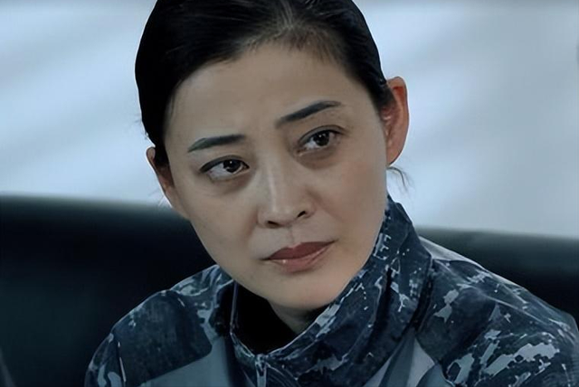 黑道歌手臧天朔有多狂，扇梅婷耳光，砸刘德华场子，结局令人唏嘘