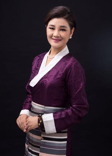 将西海情歌据为己有,与刀郎对簿公堂42次,降央卓玛现在怎样了?