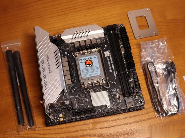 幫主竟然領(lǐng)先御三家？銘瑄終結(jié)者B760BKB D5 WIFI裝機(jī)報(bào)告