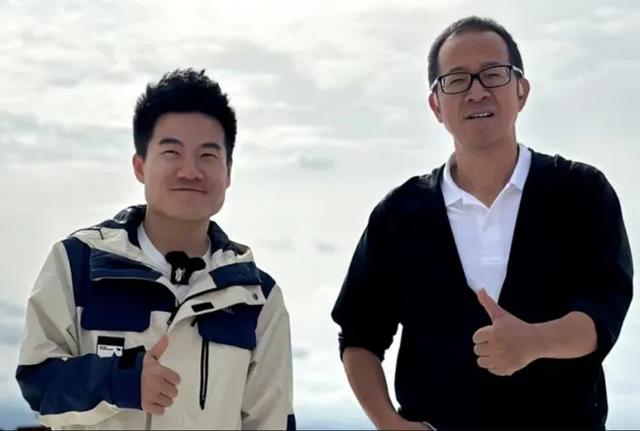 董宇辉将要自立门户,盼盼等人三个举动说明问题,网友评论引热议