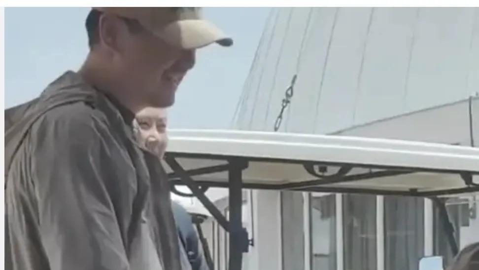 偶遇45岁沈腾去宁夏：老婆穿黄裤子发胖被群嘲，住的酒店暴露经济能力