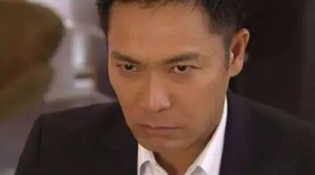 越活越走样!5位中年男星从帅气变僵硬似蜡像,颜值崩塌引人唏嘘