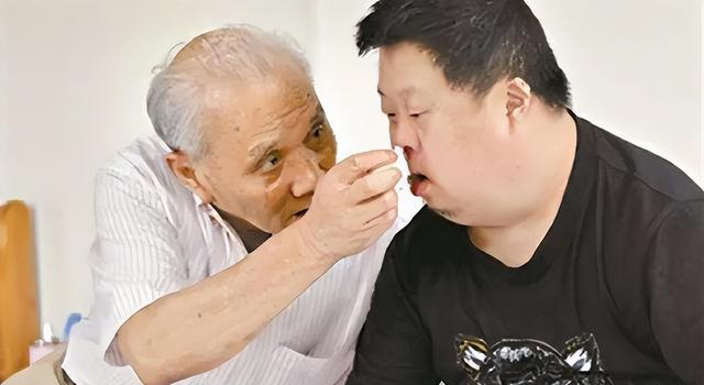 智商3岁“天才指挥家”舟舟,繁华逝去,谎言过后又是怎样的人生