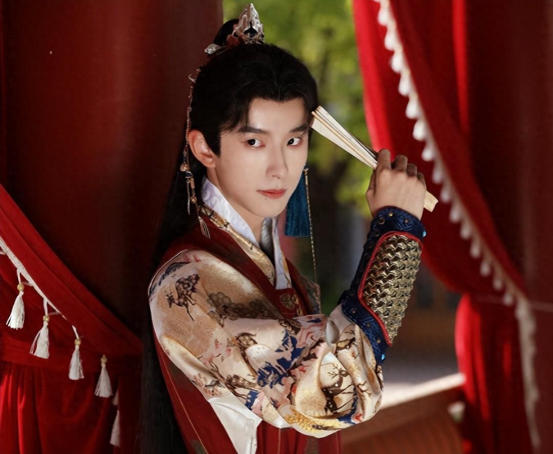 《无限超越班2》导师对短剧看法引争议,多位明星自降身价出演?