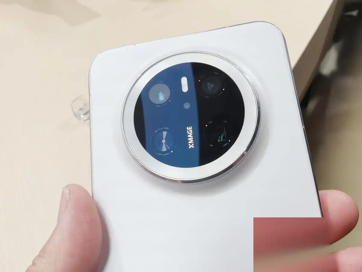 央媒發(fā)聲，震撼揭秘！華為Mate70系列，消費(fèi)者的誤區(qū)一網(wǎng)打盡！