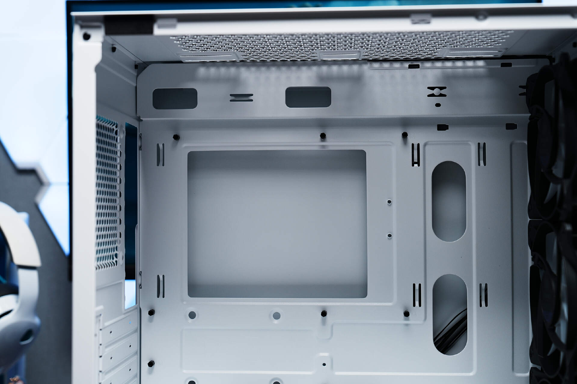 更有性价比,12700KF+技嘉雕妹B760M+4060ti雪鹰的黑猴表现