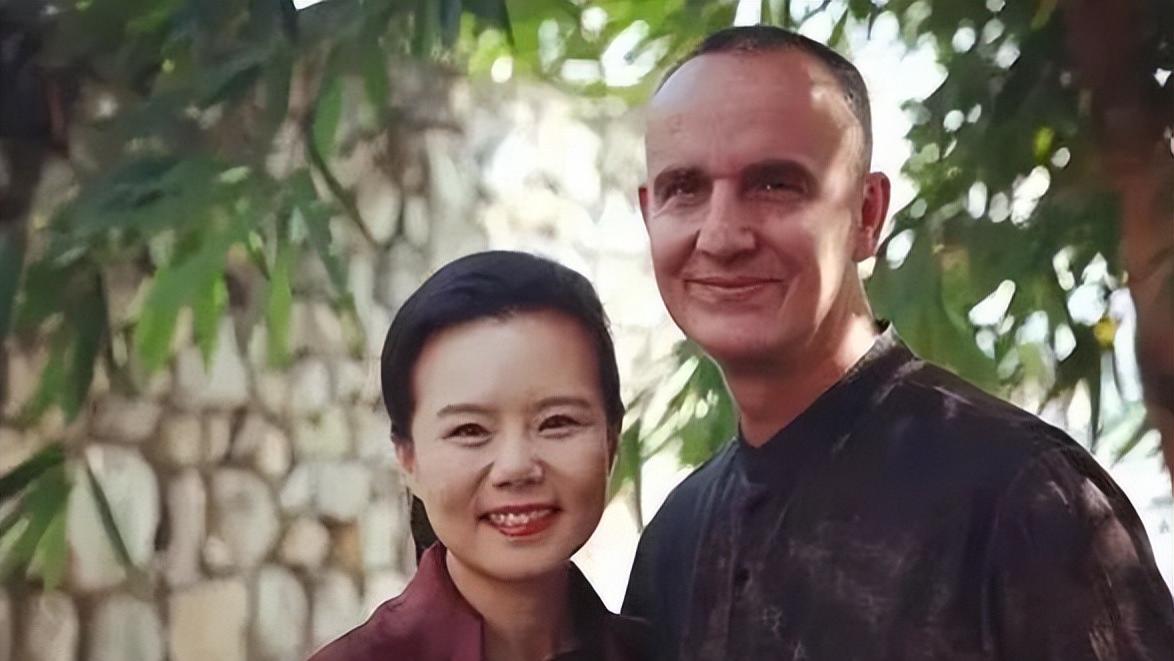 龚琳娜宣布与德国丈夫离婚，与男方结婚20年曾一同创作《忐忑》