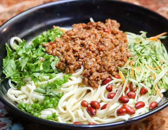 我国“争议最大”的五种面条，经网友评选，这几个面条上榜！