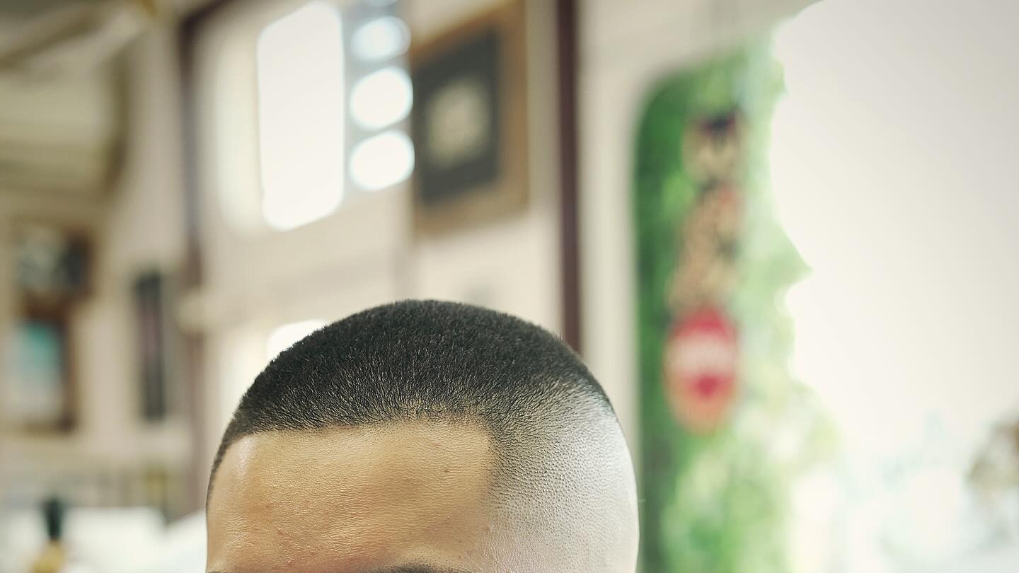 男士爆款发型来了，圆寸头，飞机头，周边光发型，两侧铲短烫发