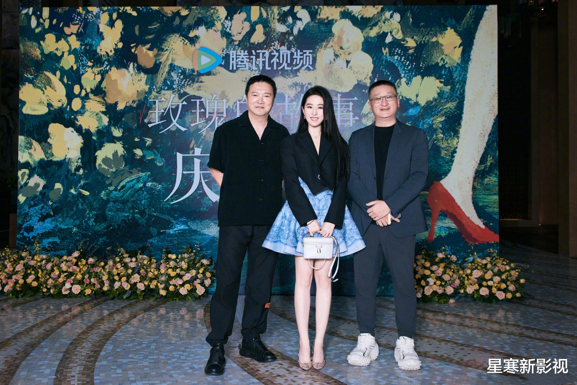 刘亦菲又美上热搜，西装小黑裙超A，她在颜值赛道上真的没有对手