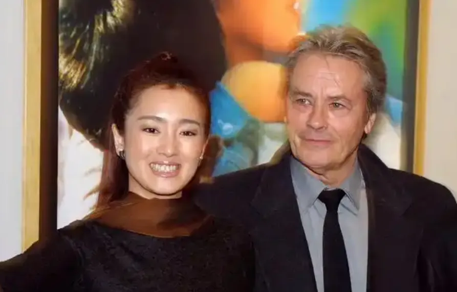 阿兰德龙去世，一生风流倜傥，曾向中国女星求婚，23亿遗产已安排