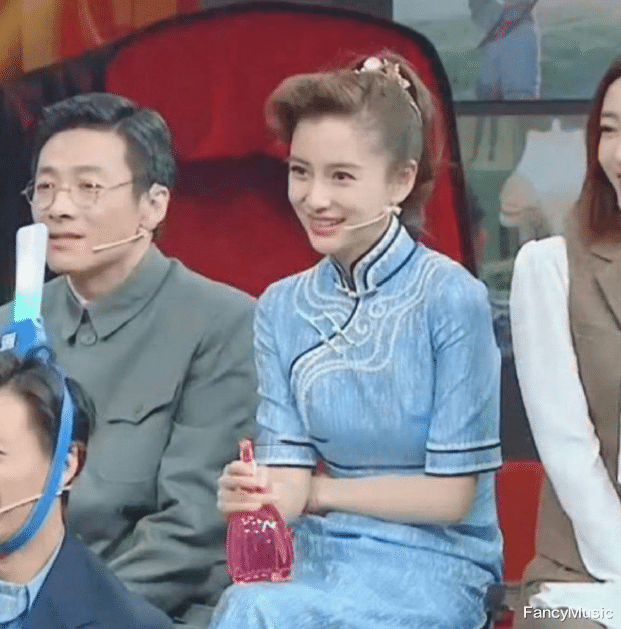 黄晓明女友现状大不同:叶珂被宠成“豪门贵妇”,李菲儿却落魄了