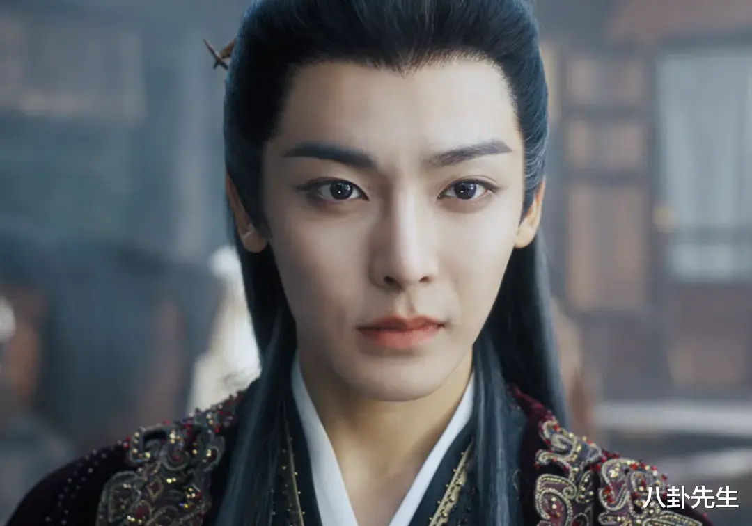 郭敬明新作《大梦归离》开播，陈都灵程潇颜值过关，男二号妆太浓