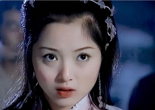 美过高圆圆贾静雯,18岁蹿红,25岁销声匿迹,“庞飞燕”去哪了?