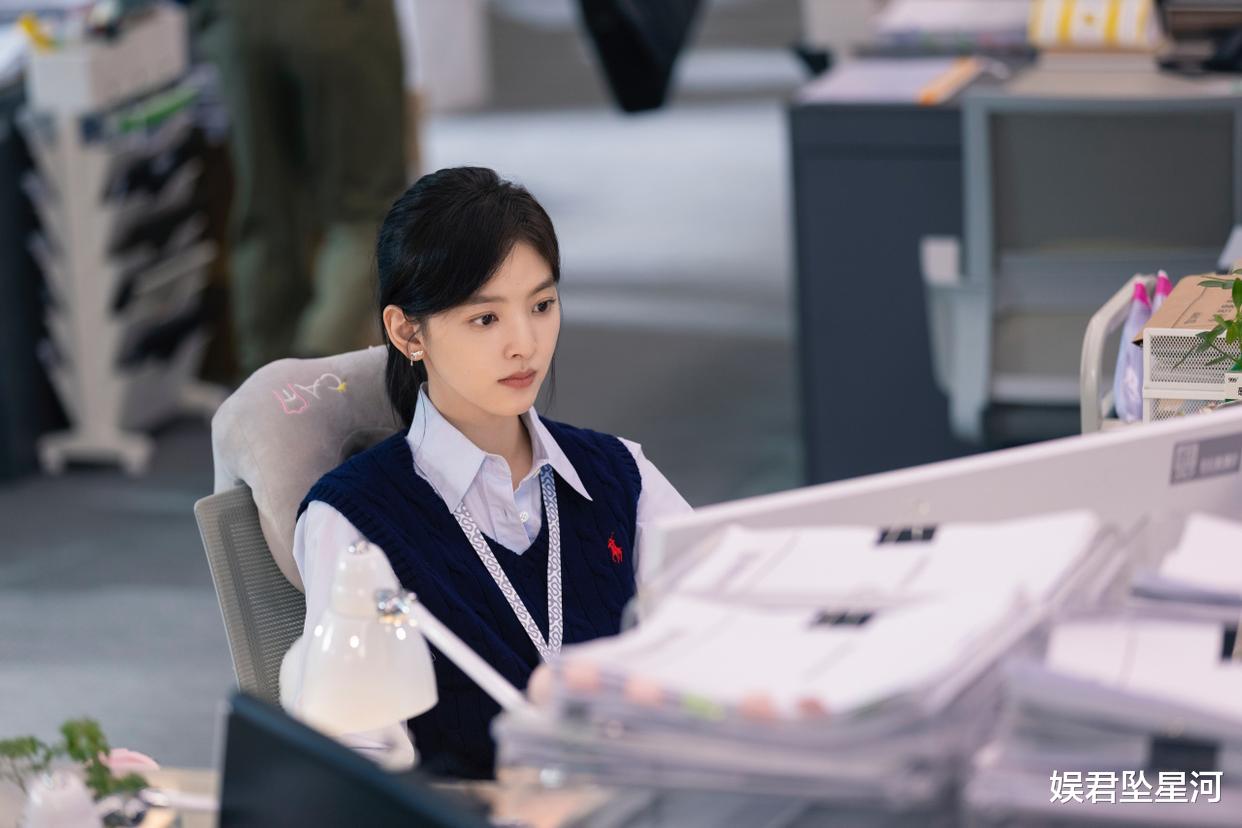 章若楠最火的3部剧，都是都市剧，长发温柔甜美让人念念不忘