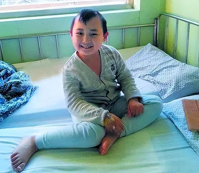 原来他已经去世9年!6岁登上春晚8岁去世,患病时还在继续演出