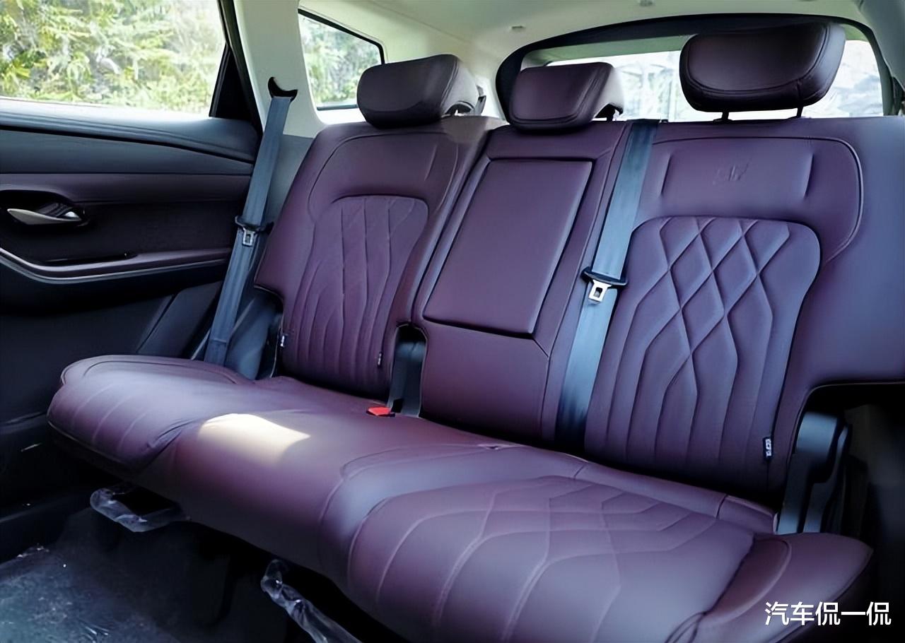 超值中型SUV，254马力+6/7座布局，仅售9.98万起