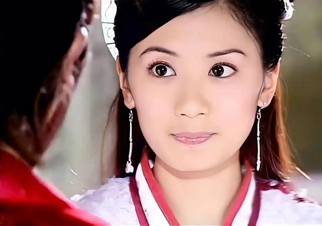 性感的贾静雯演技巅峰：《倚天屠龙记》中的赵敏，永恒的经典